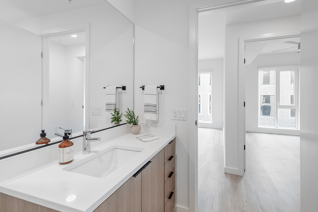 Coen North 1 Bedroom Bathroom A4